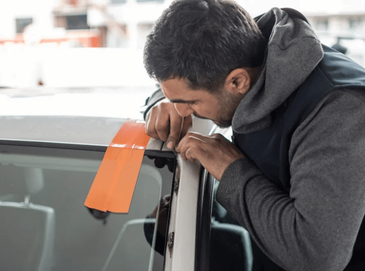 Mobile Windshield Repair Denver CO at your home or workplace