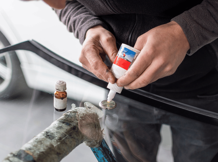 Cracked vehicle window glass repair and replacement